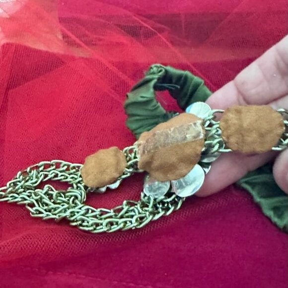 Metal/Fabric Flower Head Band - Picture 2 of 4